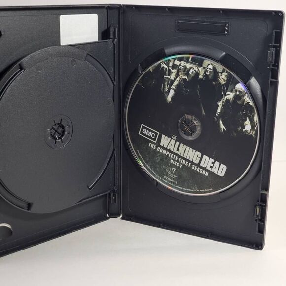 The Walking Dead (TV Series) 1st Season [DVD] - Picture 3 of 5